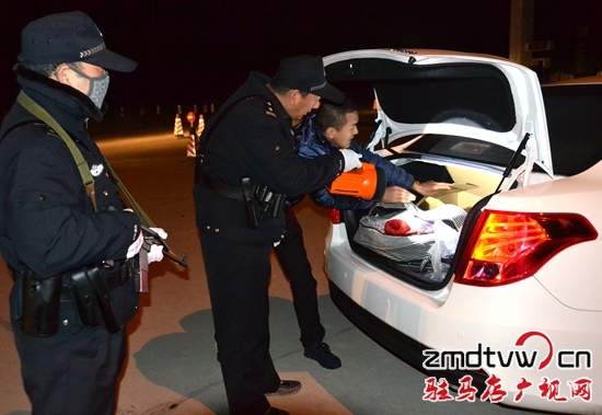 驻马店市数千公安民警连续奋战在安全保卫第一线