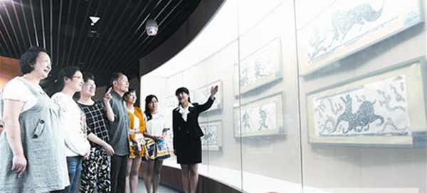 《南阳汉画精品拓片展》在市博物馆展出