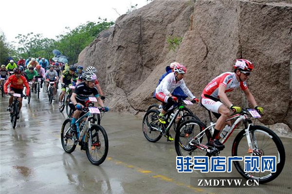 2016国际山地运动暨西游文化节在嵖岈山开幕