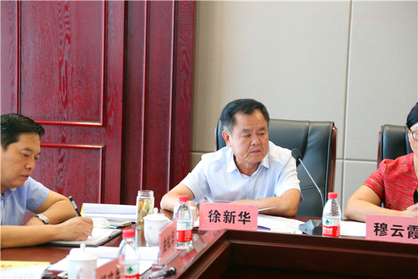 徐新华代表发言.JPG