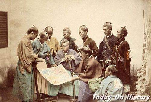 日本幕府简介 日本经历了几个幕府时代?--驻马