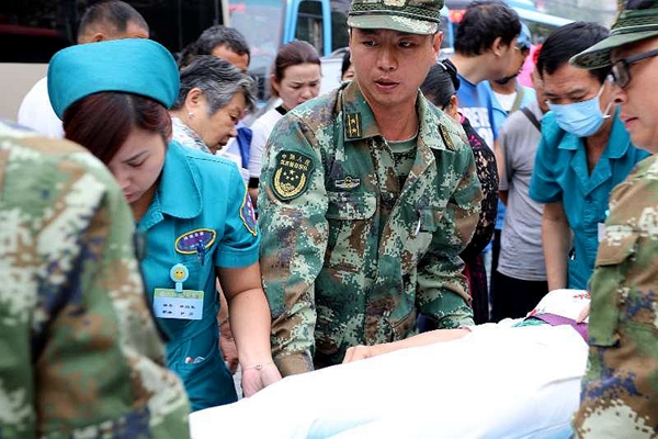 驻马店上演生死7分钟：一场爱心的生命接力