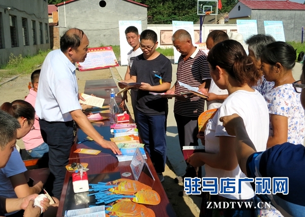 汝南县为贫困群众发放《法律援助授援证》 助