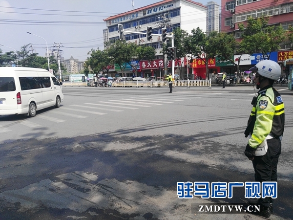摩托车机动大队民警：整治交通违法 我们一直在路上
