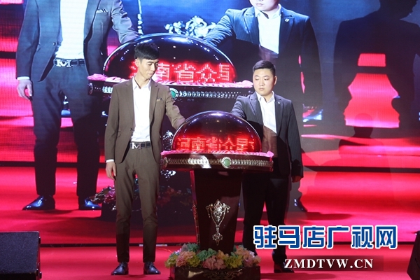 2019酷狗音乐众星之夜 美女帅哥主播齐聚一堂共话发展