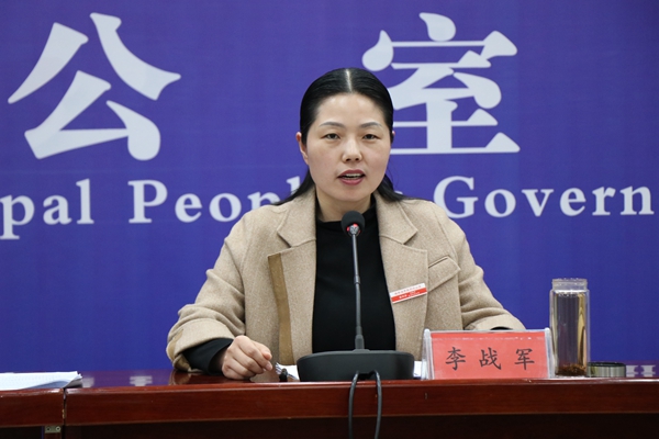 驻马店打造“一条有温度的热线” 24小时接听市民电话