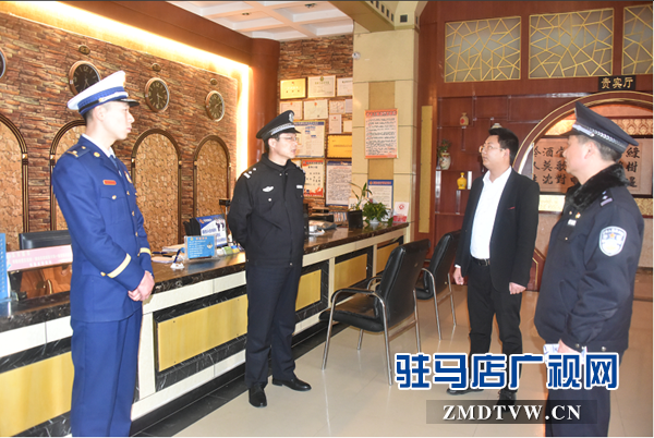  平舆警方多警联动确保两会安全顺利召开