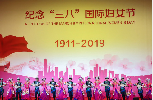 “女神节”发生过这么多有趣的事 外国人关注中国女性爱“买买买”