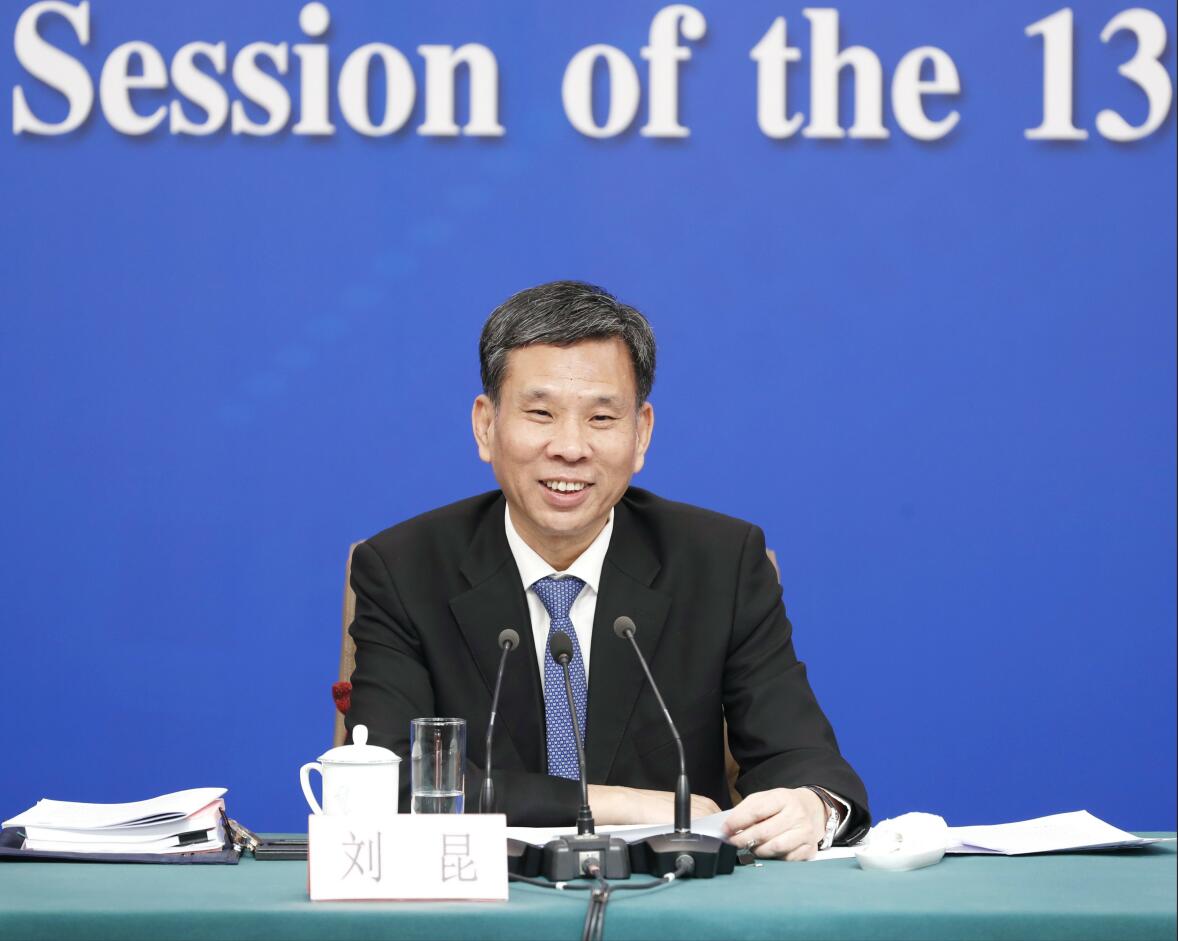 财政部部长：减税降费是今年积极财政“头等大事”