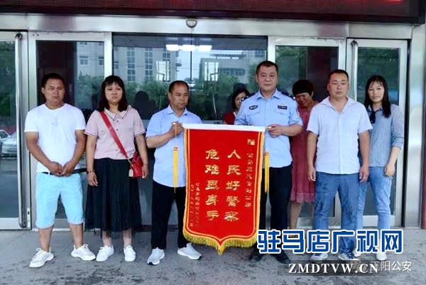 母女不慎落水中 正阳警官勇救人