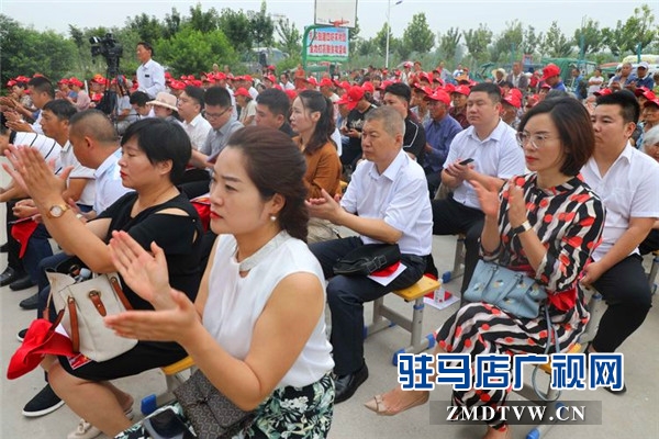 驻马店市企业家协会第九组与水屯镇钟楼村结对帮扶暨精准扶贫捐赠活动圆满举行