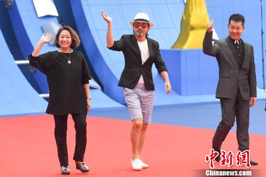 成龙国际动作电影周大同闭幕 袁和平获终身成就奖