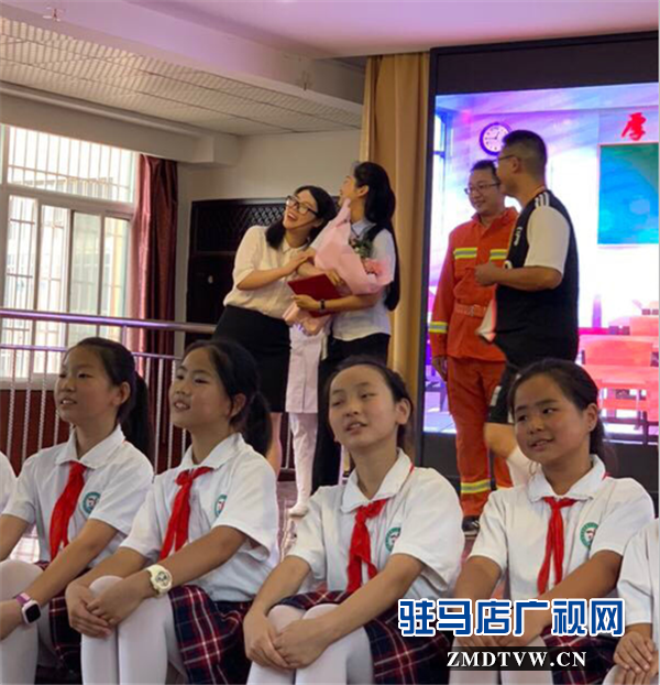 驻马店市第二十四小学庆祝教师节暨师德标兵表彰活动隆重举行