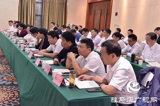 上蔡县召开县委理论学习中心组主题教育学习研讨会