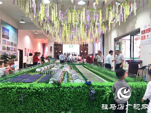 平舆县芝麻老街文化商业中心招商大会暨战略合作伙伴签约仪式恢弘盛启