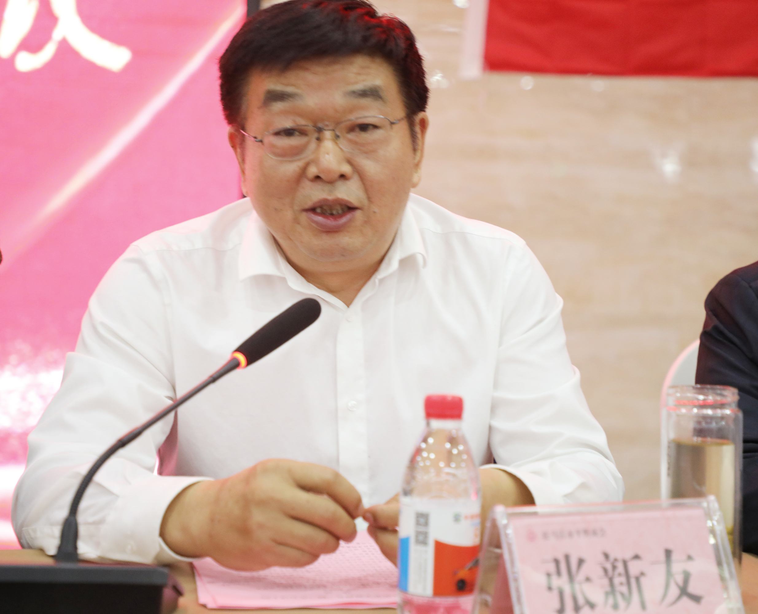 驻马店市平舆商会一届三次会议暨重阳节尊老敬老活动举行 10名会员企业家为七旬父母洗脚受赞赏