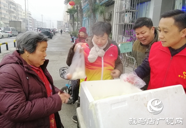 一碗腊八粥 温暖一座城