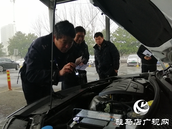 年底新车上牌扎堆 车管所便民服务助力