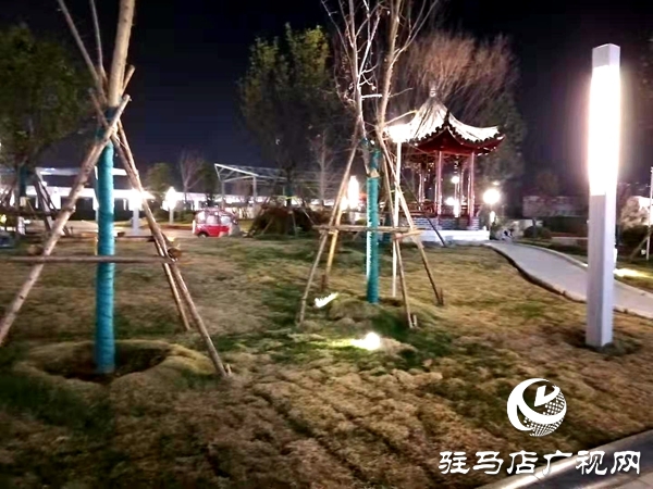 驻马店火车站站前广场美景如画
