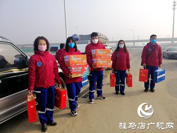 市红十字会水上蛟龙搜救队慰问抗疫一线工作人员