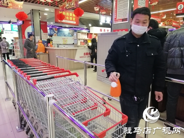 驻马店市区超市生活物资供求充足 购物环境规范有序