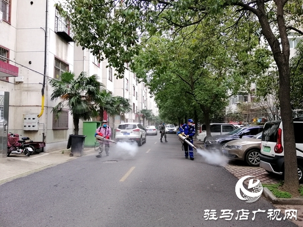 市红十字蛟龙应急搜救队“消疫先锋队”  入市内小区进行“消杀”
