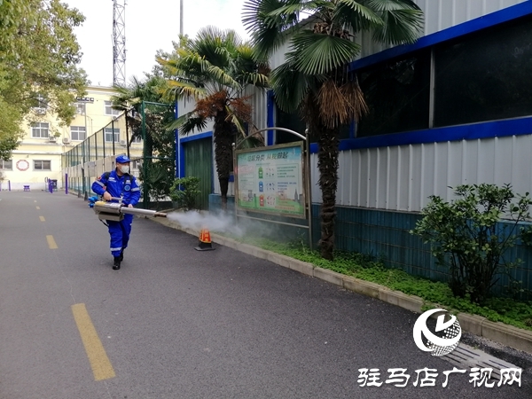 市红十字蛟龙应急搜救队“消疫先锋队”  入市内小区进行“消杀”