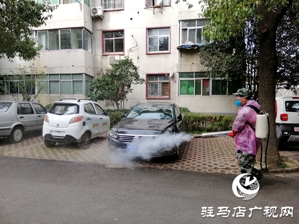 市红十字蛟龙应急搜救队“消疫先锋队”  入市内小区进行“消杀”