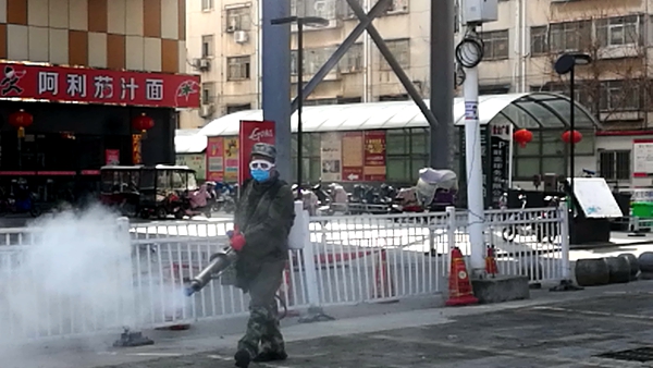 “蛟龙消疫先锋队”义务完成首批11个申请小区消杀任务