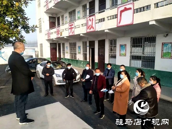 泌阳县黄山口乡教师送书到家 保证学生学习质量 