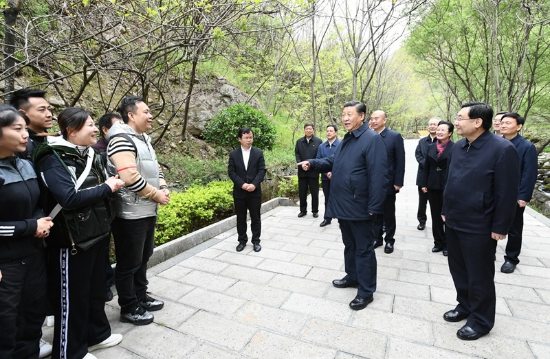 习近平在陕西考察秦岭生态保护情况