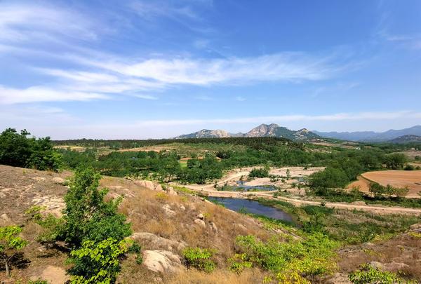 泌阳县下碑寺，惊现天然“开”字石……
