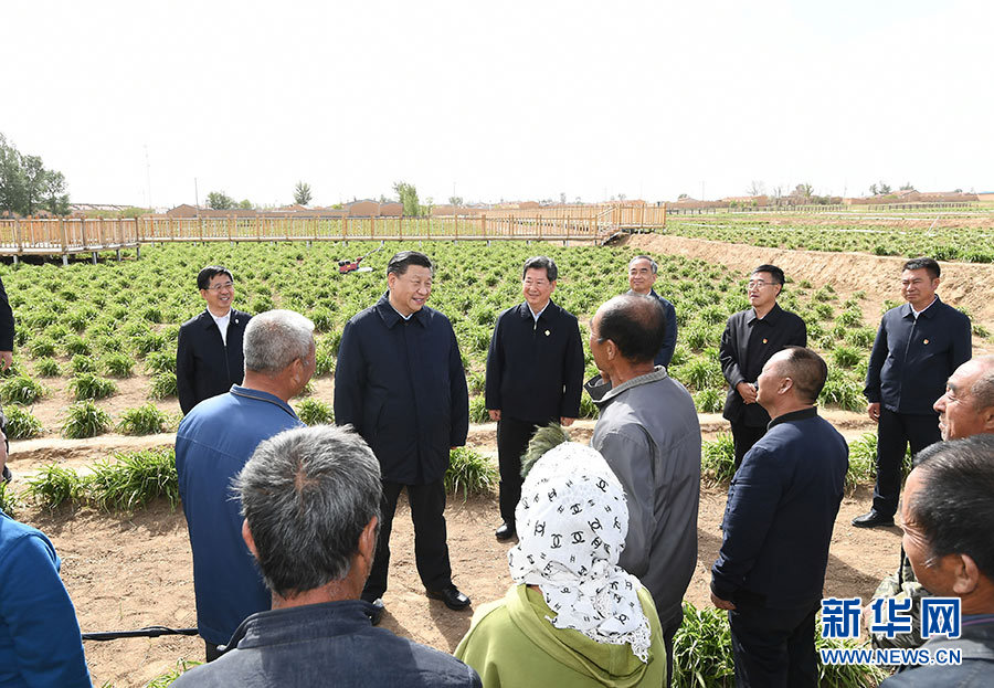 习近平:书写新时代中国特色社会主义新篇章