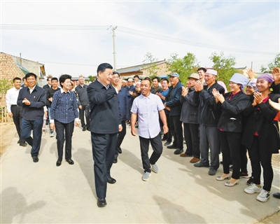 习近平在宁夏考察时强调  决胜全面建成小康社会决战脱贫攻坚继续建设经济繁荣民族团结环境优美人民富裕的美丽新宁夏