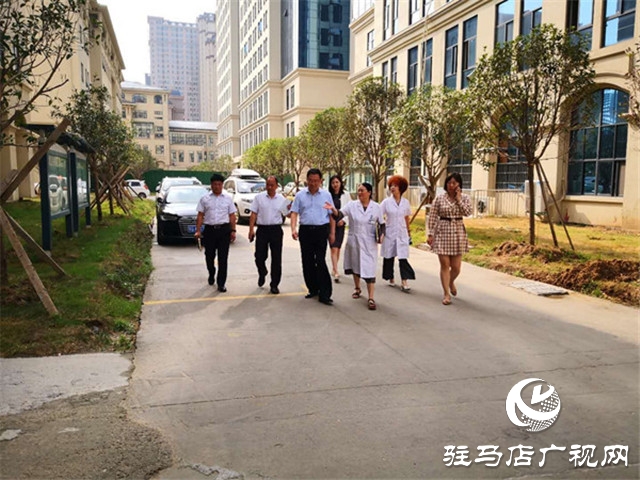 中原银行驻马店分行党委书记、行长万三华一行赴广济医院实地调研