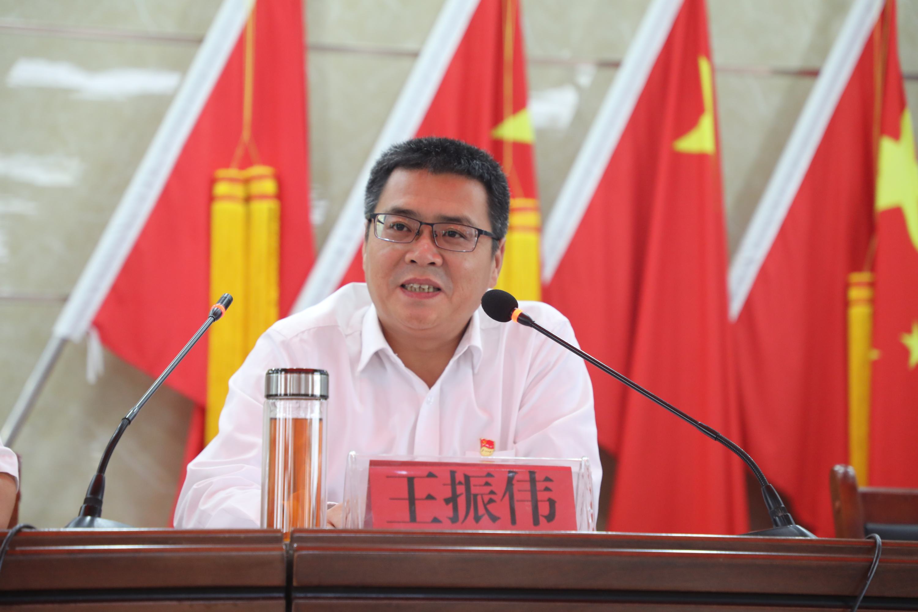 河南正花集团董事长徐伟为家乡捐赠10万元金秋助学金资助25名贫困大学生