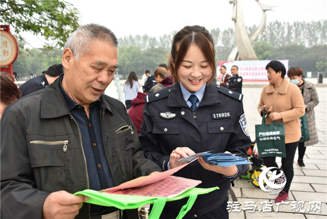 平舆县公安局组织开展平安建设暨扫黑除恶集中宣传活动