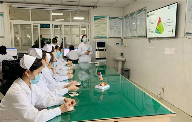 “床边学习” 让医教结合更加紧密——市中心医院护理教学查房助力黄淮学院医学院学生实践技能提升