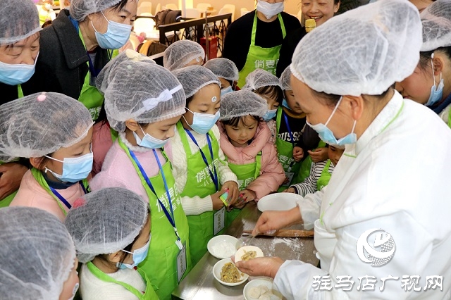 快乐包饺子 温暖迎冬至