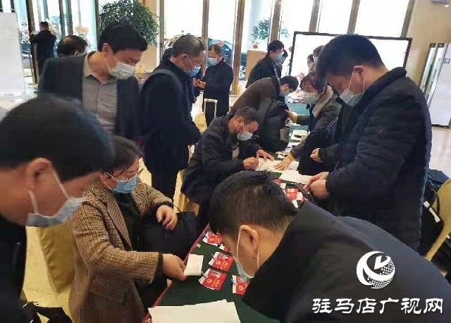 怀揣良策 肩负使命！出席市政协四届六次会议的委员们陆续报到