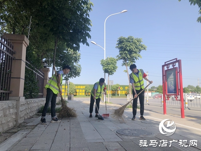 中建一局三公司：清扫卫生美家园 服务群众当先锋