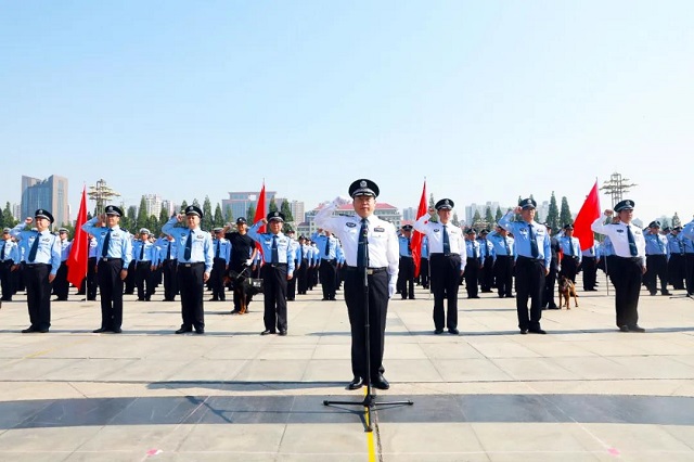 驻马店市公安局成功举办庆祝建党100周年安保维稳誓师大会暨全警实战大练兵汇报演练