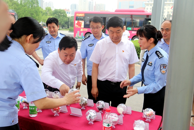 驻马店市举办国际禁毒日禁毒集中宣传活动