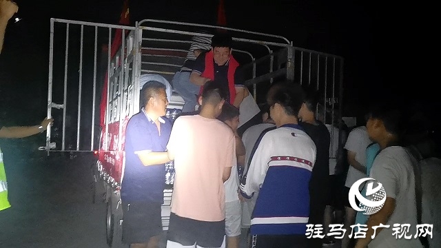 爱心企业捐赠物资连夜驰援新乡灾区