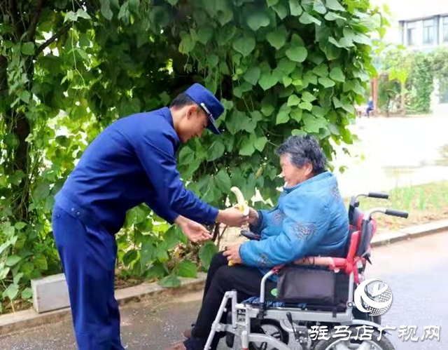 泌阳县消防救援大队开展敬老爱老活动