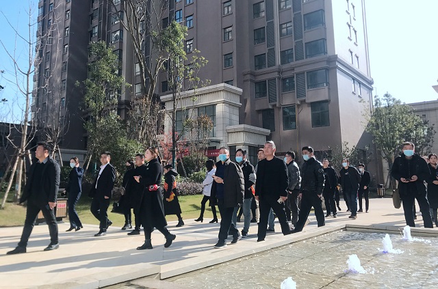 标杆项目品鉴之旅 天中媒体采风团走进鑫汇地产