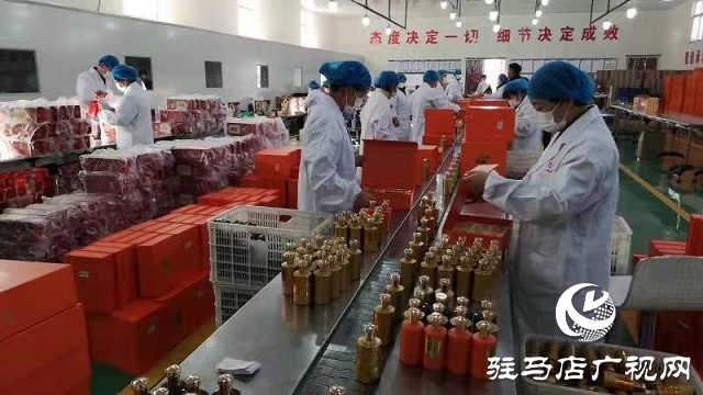蔡洪坊酒业：全力以赴忙生产 销售旺季加班忙