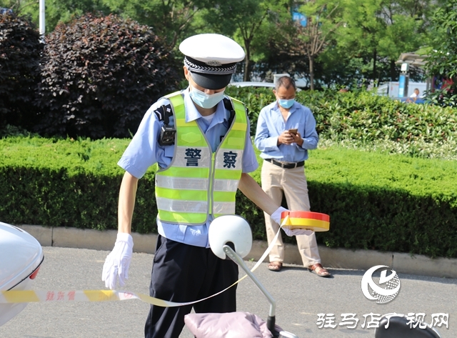 交警护航高考 学子乘风破浪