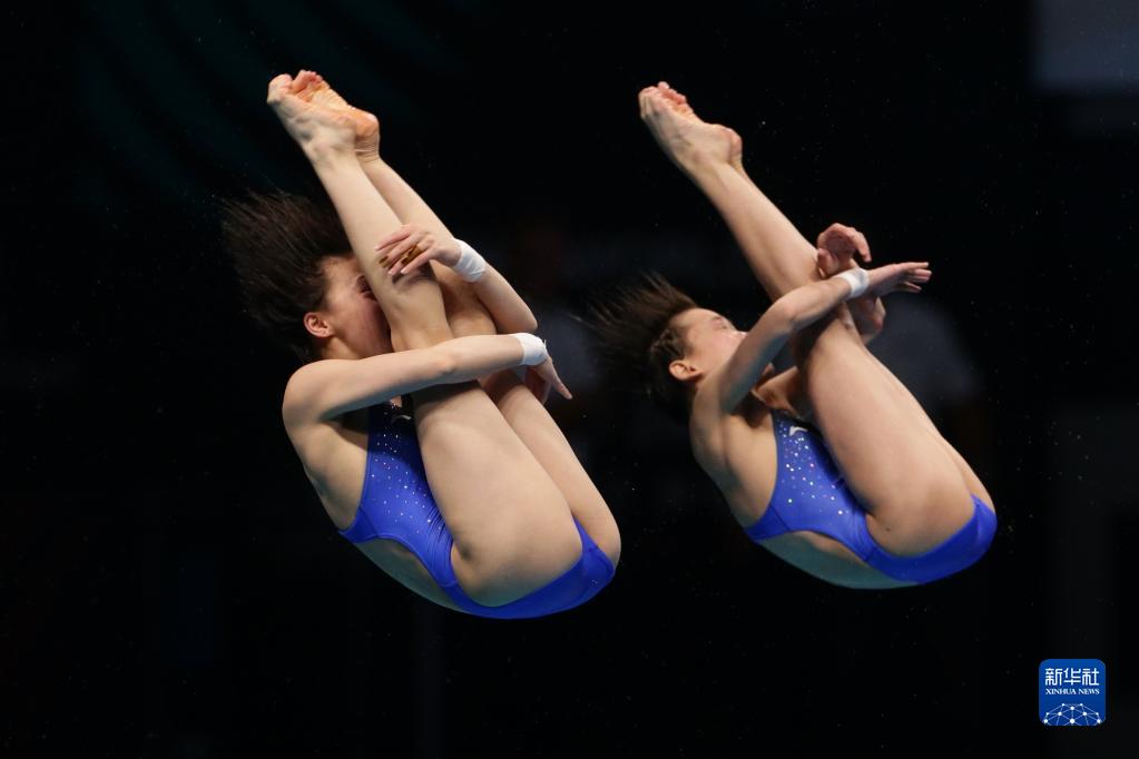 游泳世锦赛：全红婵、陈芋汐“互相带飞” 女子双人10米台强势夺冠