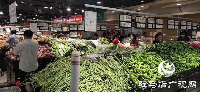 驻马店：超市物价平稳 生鲜时蔬充足